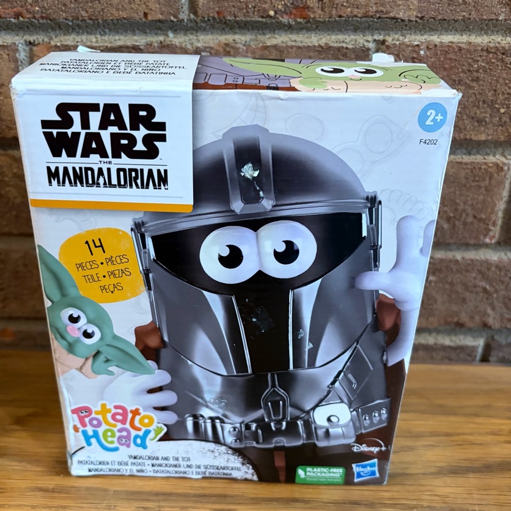 Hasbro Star Wars Mandalorian Potato Head with Tot - NWT - Never used